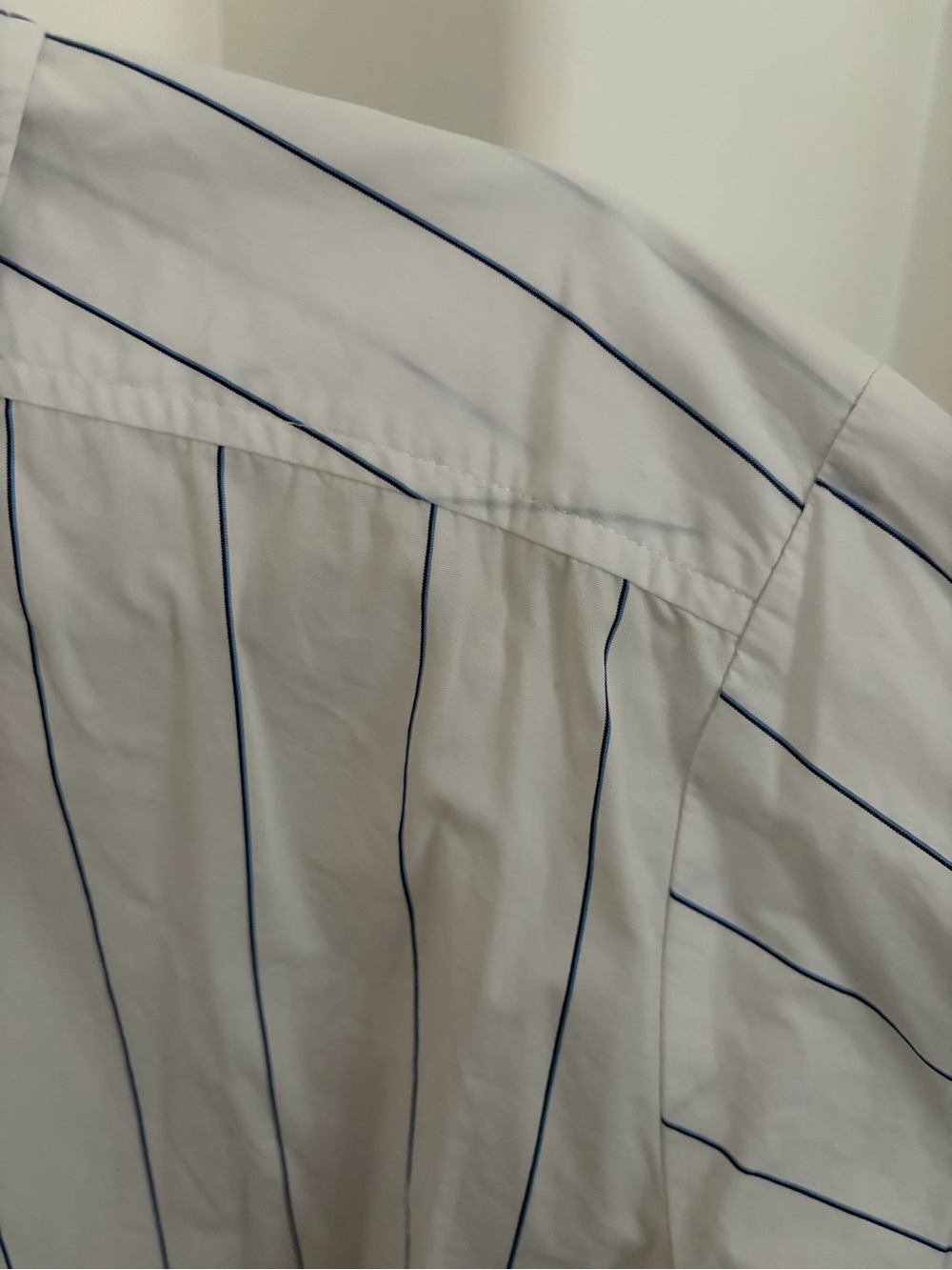 DONNI Pop Button Down 
Size Small - Picture 2 of 4